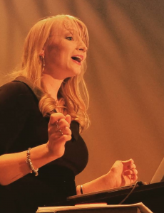 Professor Cillekens speaks at an event.