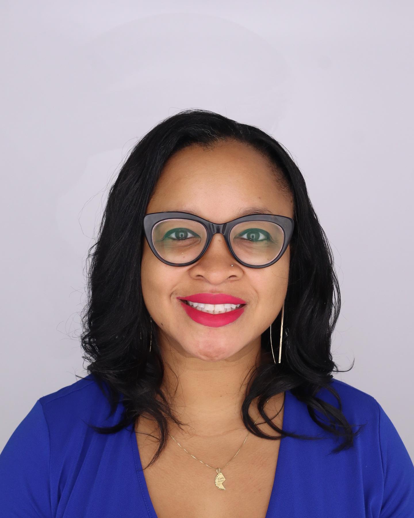 Professor Alyxaundria Sanford remembers traveling to New York for the first time to intern for the “Today Show.” While there, she became interested in national news and the variety of topics covered in a morning broadcast. After getting a taste of being a journalist in the city, she knew she would be back.

Originally from Cleveland, Ohio, Sanford studied journalism at Ohio University, where she focused on broadcasting. After graduating in 2008, she became a news producer in Dayton, but she had grander ambitions. In 2009, she returned to New York to attend graduate school at CUNY. 

“I’ve always been that headstrong and go straight to what I want,” said Sanford. 

Read more on Hunter’s journalism website. Link in bio.